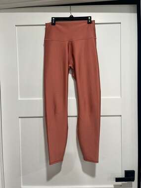 Alo Yoga High-Waist Airlift Leggings in Terracotta